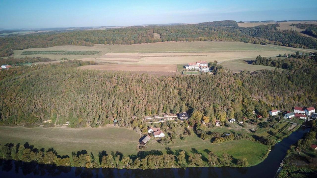 Hotel Berounka Hrebecniky Exteriör bild